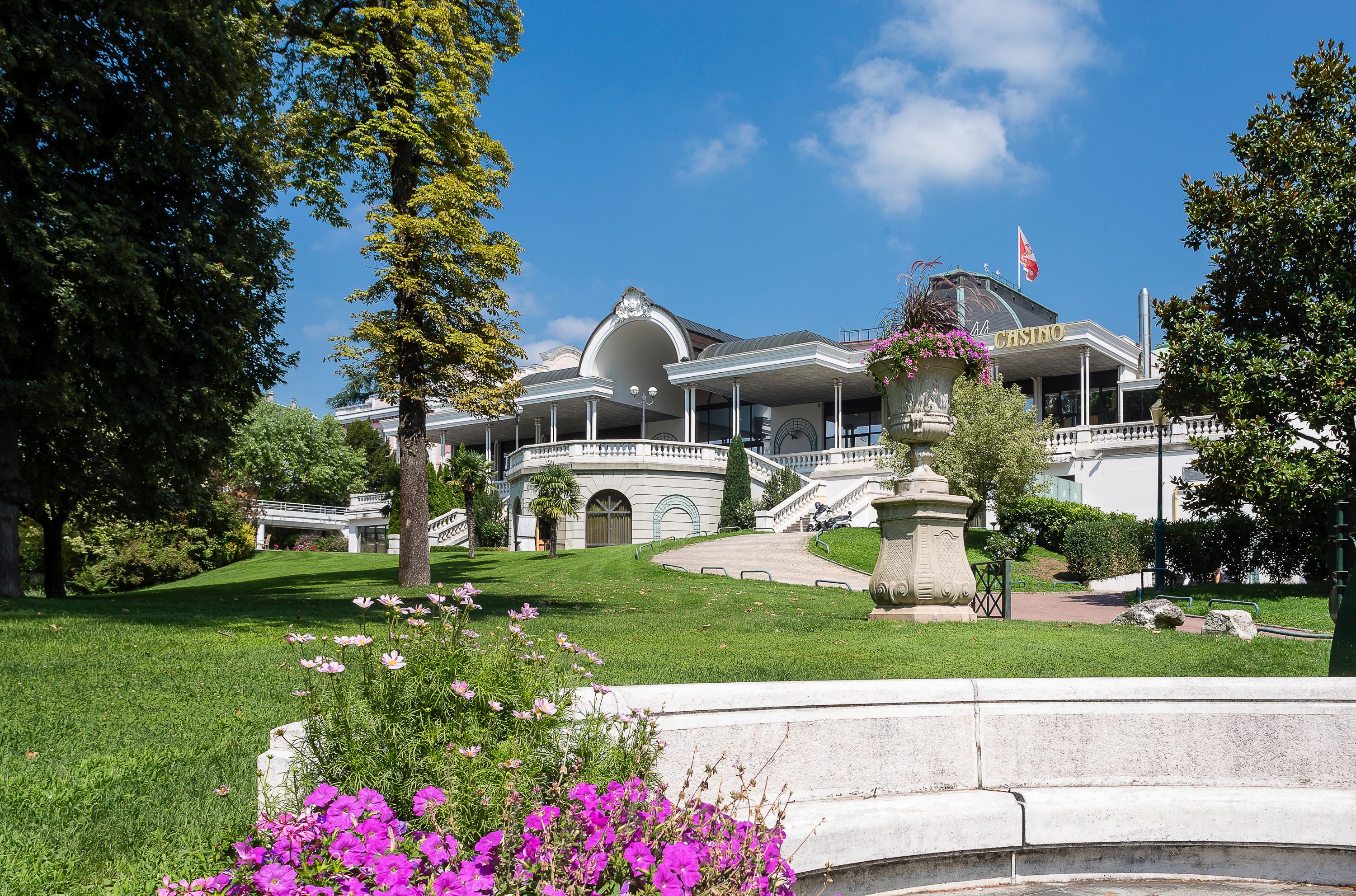 Golden Tulip Aix Les Bains - & Hotel Aix-les-Bains