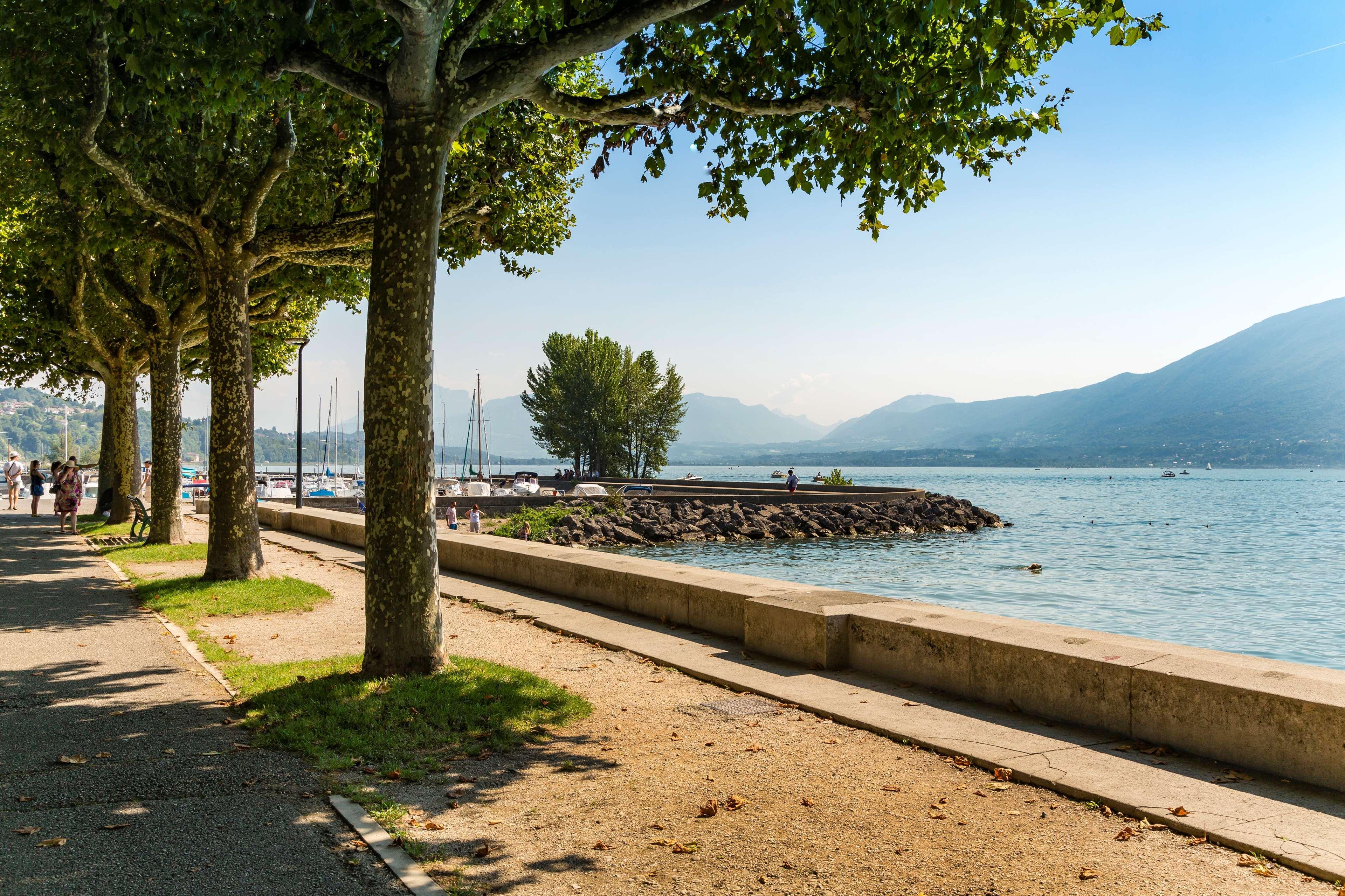 Hotel Golden Tulip Aix Les Bains - & 4*